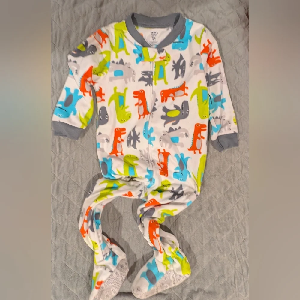 Carter's 2T Baby Pajama Set - Dinosaur and Plaid